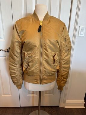 Alpha Industries Classic Bomber Jacket
